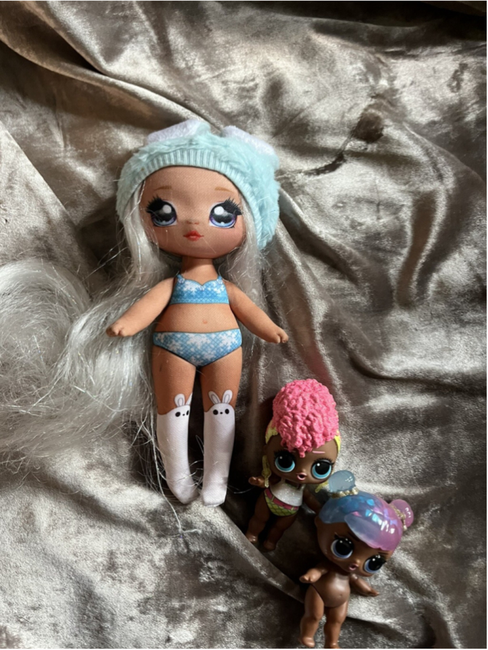 Na Na Na! Surprise ASPEN FLUFF Series Fashion Doll Blue Bunny Long White Hair 8"
